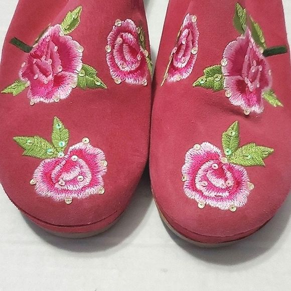 Boho Gypsy Retro Fuchsia Floral Embroidered DePop Clogs Mules - Picture 2 of 10